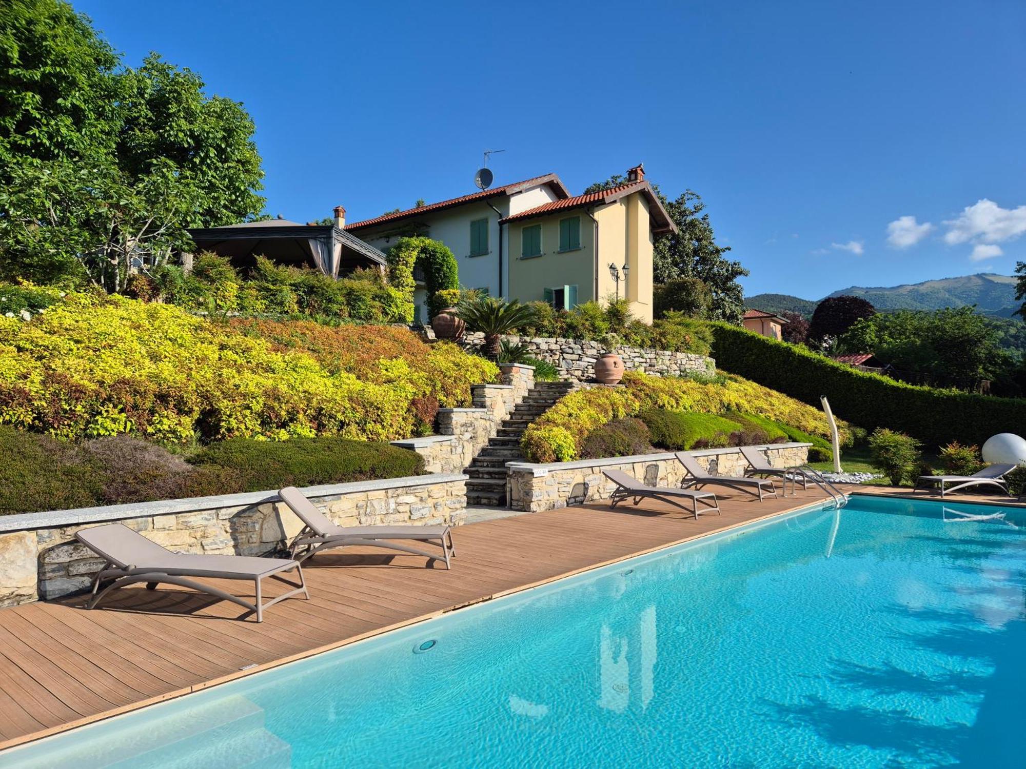 Casale Raffaello B&B Como Albese Con Cassano Exterior foto